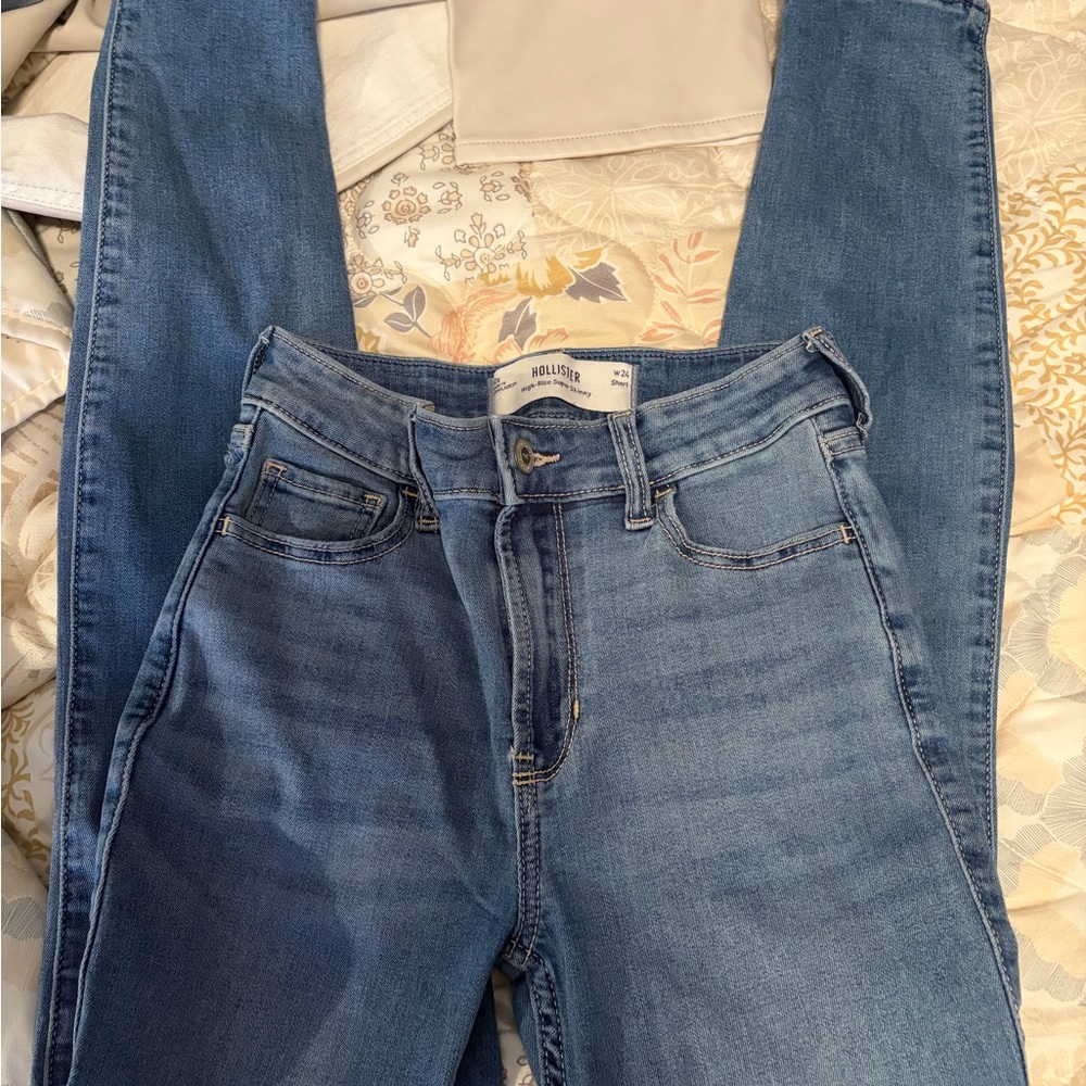 Hollister Women's Classic Blue Skinny Jeans